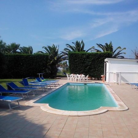 Oasi Degli Angeli Hotel Zapponeta Bagian luar foto